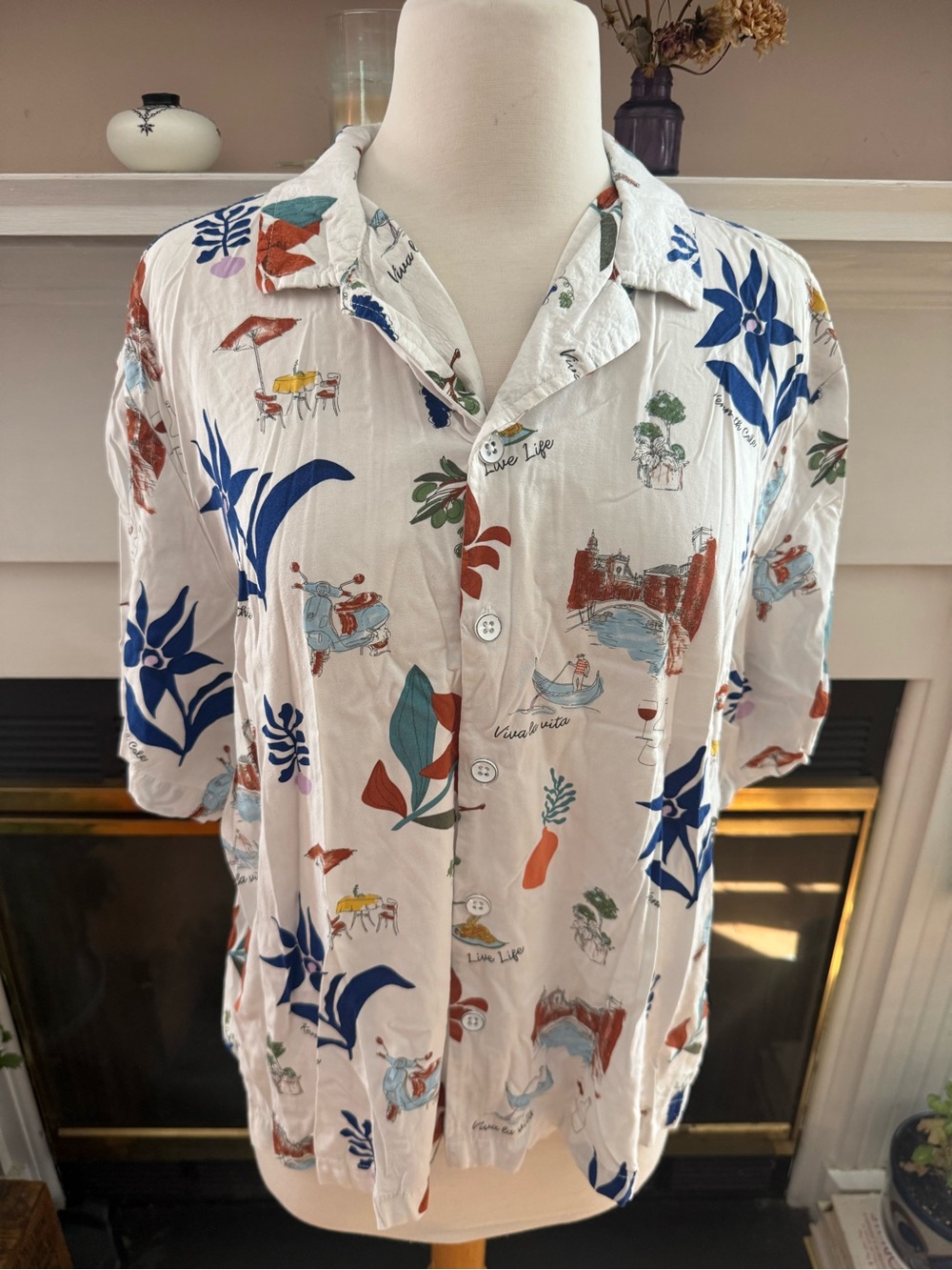 Kenneth Cole Women’s Button Down Campy Italian La Dolce Vita Print Shirt
